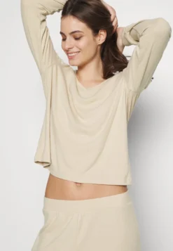 Anna Field Pyjama - Off-white 9 Anna Field Pyjama - Off-white -Anna Field 1f950543f22a49e99e0bf827dcb85ca5