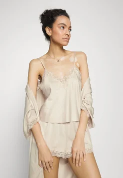 Anna Field Nachthemd - Off-white 9 Anna Field Nachthemd - Off-white -Anna Field 3b4ee8f7d3164ffeba0a90b5bb9a954f