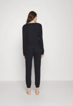 Anna Field Pyjama - Black 8 Anna Field Pyjama - Black -Anna Field 71c35230fad24abe82ec3278ccc6f57b