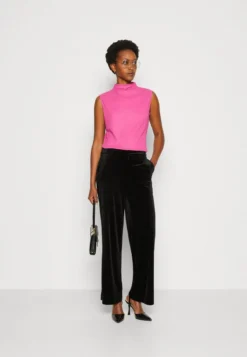 Anna Field -Anna Field 89ad356647c440878c4e9931854b67be