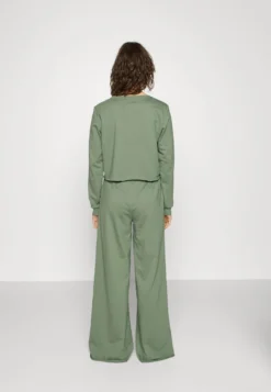 Anna Field Nachtwäsche Set - Khaki 8 Anna Field Nachtwäsche Set - Khaki -Anna Field 8eaebd3ad0c54d2ca8b5c66614b78047