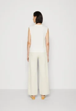 Anna Field T-Shirt Basic - Off-white -Anna Field 9133cb750bef414db93f6a115557a0e5