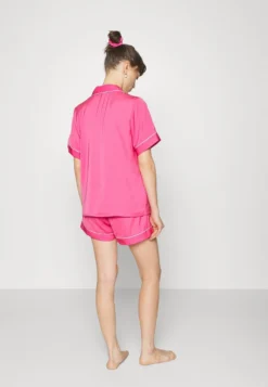 Anna Field GIFT SET PJ SET - Pyjama - Pink 8 Anna Field GIFT SET PJ SET - Pyjama - Pink -Anna Field 9d46c678cc4442daab4f7c5e98c60bda