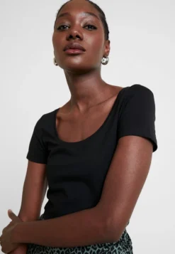 Anna Field 2 PACK - T-Shirt Basic - Black 10 Anna Field 2 PACK - T-Shirt Basic - Black -Anna Field b7a0cf434b134981a98f4eb170547af8