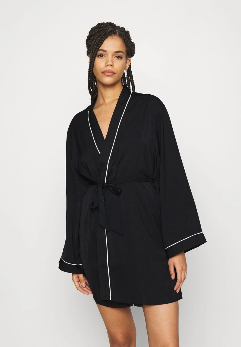 Anna Field AMANDA SATIN DRESSING GOWN - Bademantel - Black 1 Anna Field AMANDA SATIN DRESSING GOWN - Bademantel - Black