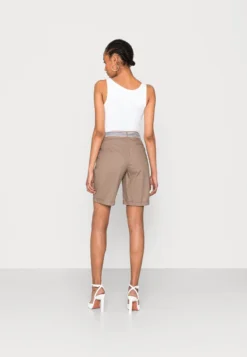 Anna Field Shorts - Taupe 8 Anna Field Shorts - Taupe -Anna Field e61c53ac185142a3a599f8ff60c08f8e