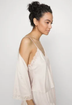 Anna Field Bademantel - Off-white 9 Anna Field Bademantel - Off-white -Anna Field efe28f6d266547dc90259fd2f096c87b