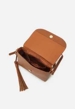 Anna Field LEATHER - Umhängetasche - Cognac 8 Anna Field LEATHER - Umhängetasche - Cognac -Anna Field f4e7c40fc4bb46d7baedfb636320b017