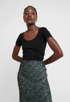 Anna Field 2 PACK - T-Shirt Basic - Black 8 Anna Field 2 PACK - T-Shirt Basic - Black -Anna Field f8f858ed20b24789b8019797588fb528